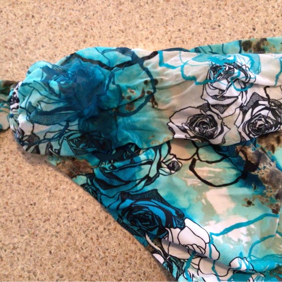 Bikini - Picture 2 of 8